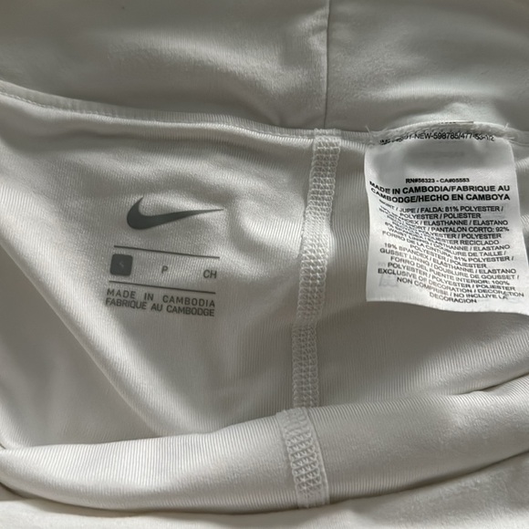 Nike Skort Sz small - Picture 3 of 6
